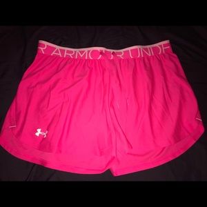 EUC Under Armour shorts size large.